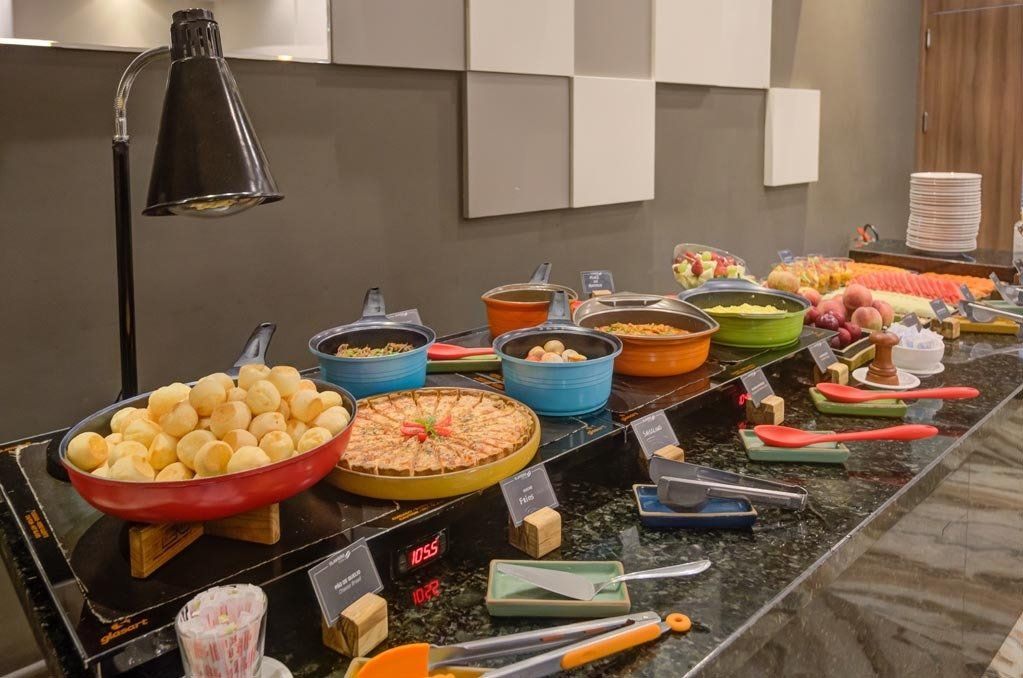 The breakfast buffet at the Slaviero: pão de queijo, a quiche and hot dishes